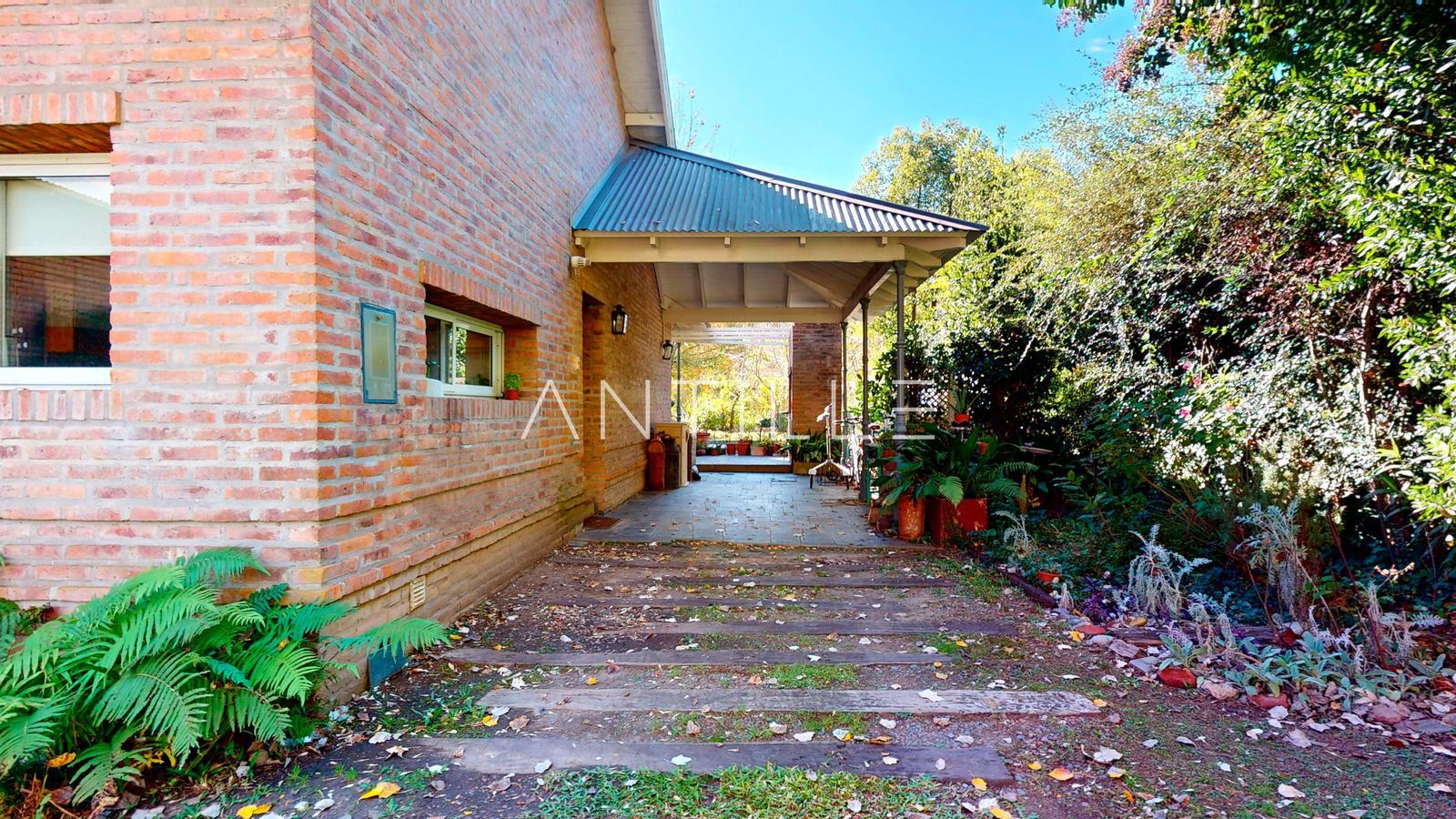 FACHADA CASA EN ABRIL CLUB DE CAMPO, HUDSON