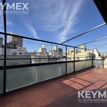 Departamento con terraza y parrilla