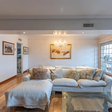 Departamento de 3 dormitorios y 2 cocheras en Caballito