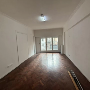 Departamento 4 ambientes en venta en Barrio Norte con dependencia