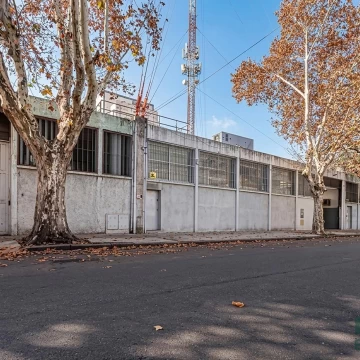 Block Industrial Único 2845m² C/Renta - Doble Frente 49m Campana y Belaustegui