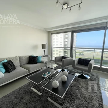 VENTA - Departamento de tres dormitorios y cuatro baños en primera linea Playa Brava SAP5292532