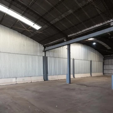 DEPOSITO DE 220 M2 EN ALQUILER EN MORENO
