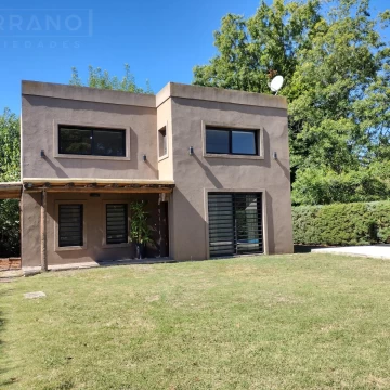 Venta. Casa 3 Ambientes. Sobre Asfalto. Apto Crédito Hipotecario. Parque Sakura
