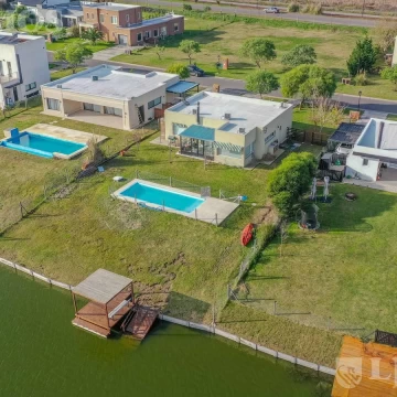 Casa en San Sebastián AL AGUA A11  OPORTUNIDAD DE VALOR !!!! MB