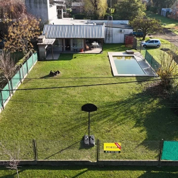 CASA EN ESQUINA LOS PINOS 1