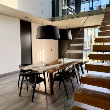 Casa con 3 dormitorios y dependencia | Lote interno | Castaños, Nordelta