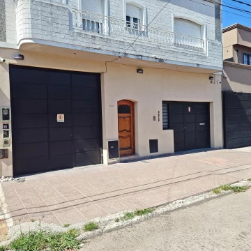 GALPÓN CON OFICINAS EN AVELLANEDA