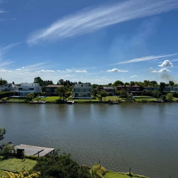 Casa en venta a la laguna, San Isidro Labrador, Villanueva
