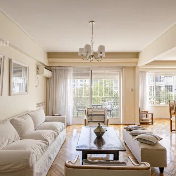 Plaza Las heras. Semipiso en venta 3 dormitorios con dep a pulmón