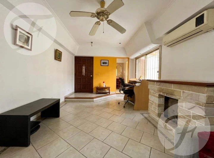 Casa 4 Ambientes - Isidro Casanova