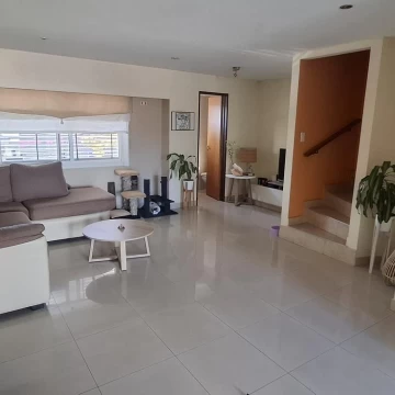 Casa en Venta 5 ambientes Villa Bosch con cochera, patio y parrilla