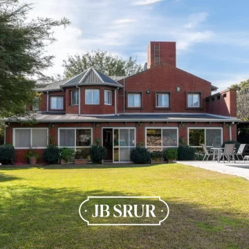 Casa en venta de 3 dormitorios en el Country del Jockey