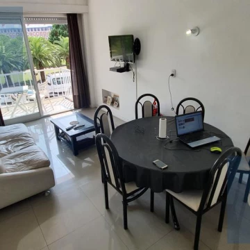 Alquiler 24 meses - Departamento dos ambientes c/dep  frente a Plaza Colon - Av Colon 2038