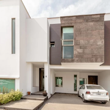 CASA EN VENTA EN PARQUE NILO, LOMAS DE ANGELÓPOLIS II, PUEBLA.