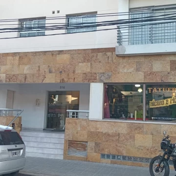 haedo norte dos ambientes con cochera, al frente en alquiler