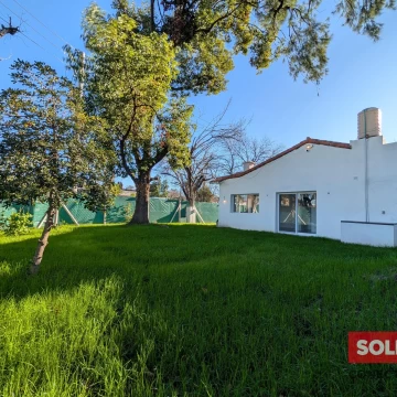 Venta casa en Bella Vista - reciclada a nuevo, a estrenar!