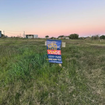 Terreno en venta de 300m2 ubicado en 25 De Agosto