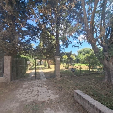 Venta casa zona comercial sobre lote 760 m2, Parque Sakura,  Exaltacion de la  Cruz