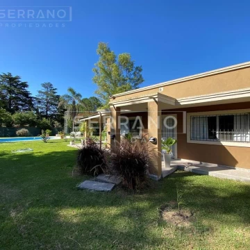 Casa en Venta. 3 dormitorios y pileta. Parque Jularo. Exaltacion de la Cruz.