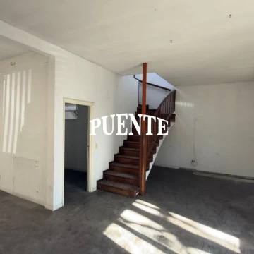 Casa en venta con 3 dormitorios, garaje, jardín y piscina en  Banfield Oeste.