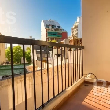 Departamento 2 ambientes contrafrente con balcón en Villa crespo al limite de Caballito Norte