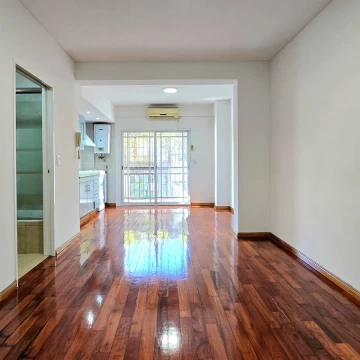 Departamento de 2 ambientes en venta en Monte Castro