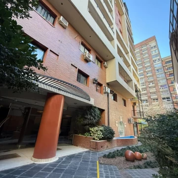 Departamento de 2 dorm c/ dep serv en Monteagudo 800 (Coletti)