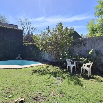 Casa en Venta, 5 ambientes, Villa Ballester, con parque y pileta
