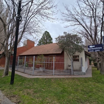 VENTA CASA APTA CREDITO B° JARDINES DEL REY