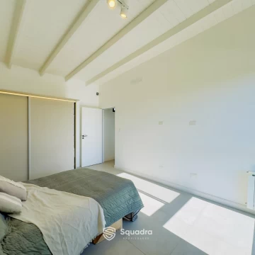 1782137560.jpg