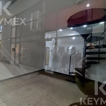 ALQUILER LOCAL COMERCIAL EN 8 E/ 49 Y 50 - GAL. MONTECARLO - Microcentro - LA PLATA