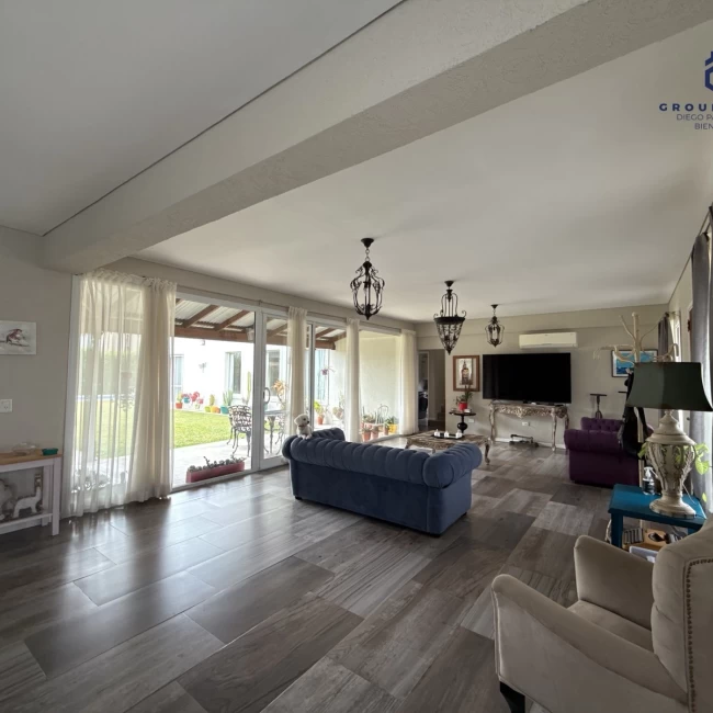 Casa en Venta Haras Santa Maria Barrio Los Robles 5 Ambientes Piscina