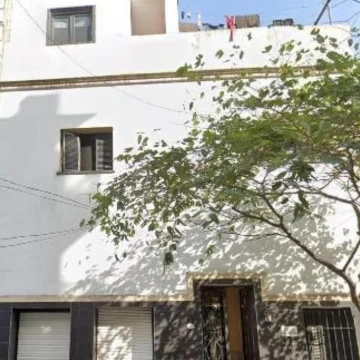 TERRENO EN VENTA  CON CASA A DEMOLER   FLORES DISTRITO  USAM 1300 M2  ENDIBLES