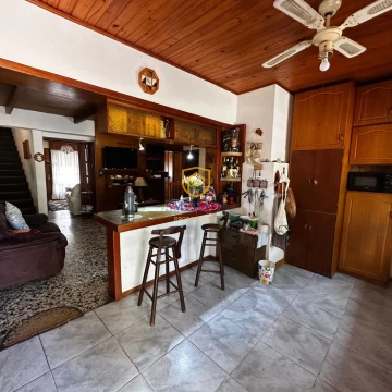 Casa en venta en Canelones con 4 dormitorios y garage