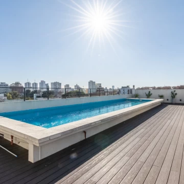 Departamento en Venta. 2 ambientes. Patio. Cochera.  Pileta. Saavedra