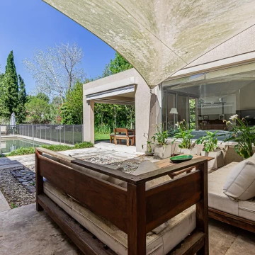 Casa en venta, Ayres de Pilar. Una planta y 4 dormitorios.