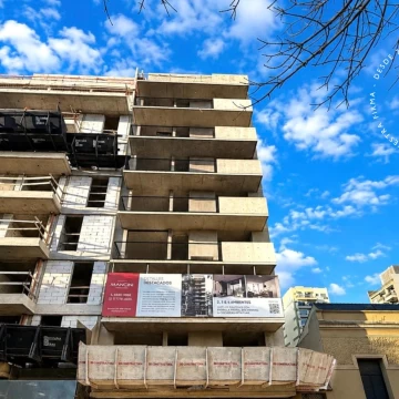 Departamento en venta de 2 ambientes con balcón y parrilla