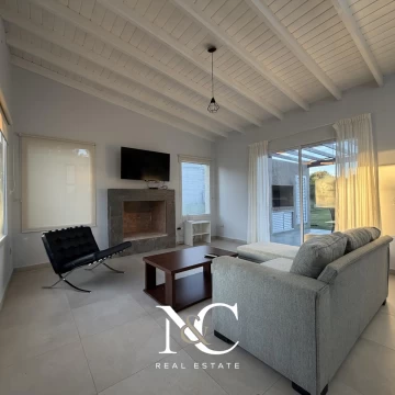 Casa en Venta en Costa Esmeralda 4 amb fondo libre