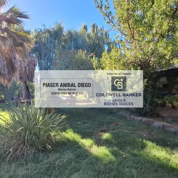 Casa con galpón y gran terreno