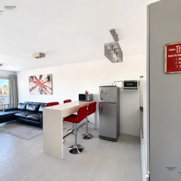 Venta monoambiente divisible amueblado balcon cochera full amenities Puerto Madero