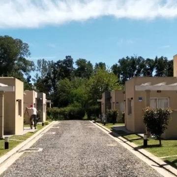 Casa en Condominio Glicinas II, a la venta en Funes.