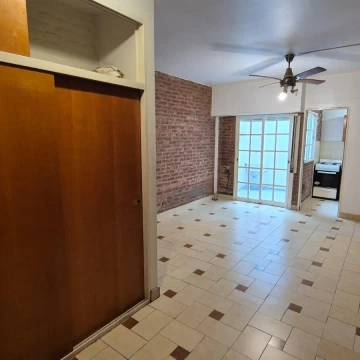 Monoambiente a la venta en Caballito Planta Baja con Patio