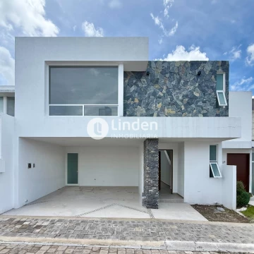 CASA EN VENTA EN FRACCIONAMIENTO FARASI, HARAS DEL BOSQUE