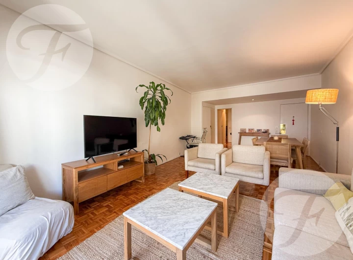 Recoleta | 3 Ambientes   Dependencia | Guardacoche | Balcón al Frente | 105 m²