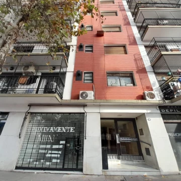 Departamento de 2 ambientes en Villa del Parque frente al Metrobus