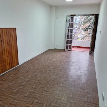 MONOAMBIENTE CON BALCON