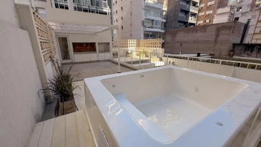 Casa en venta en Zona Río, Rosario 3 dormitorios c/ patio, quincho y solarium y pileta!