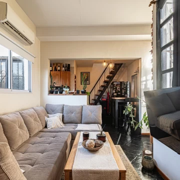 PH 3 ambientes Tipo Casa en 2 Plantas con Terraza y Parrilla – Sin Expensas.
