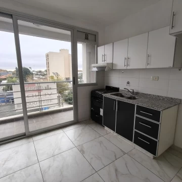 ALQUILER DEPARTAMENTO CON COCHERA 